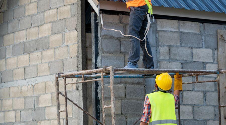 Expert Emergency Roof Repairs services in Middle River, MN